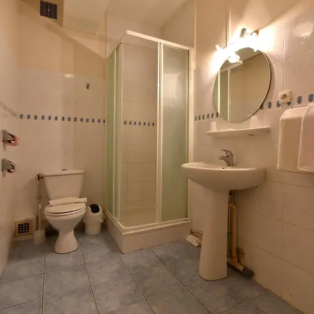 Hotel Logis Saint Jacques 2*