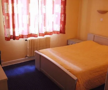 Logis Saint Jacques Otel 2*