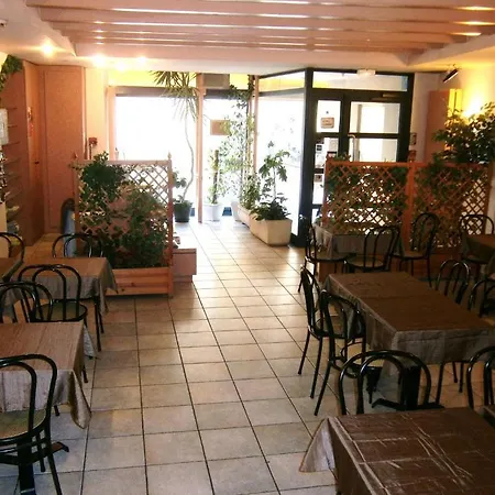 Logis Saint Jacques 2* Valence (Drome)