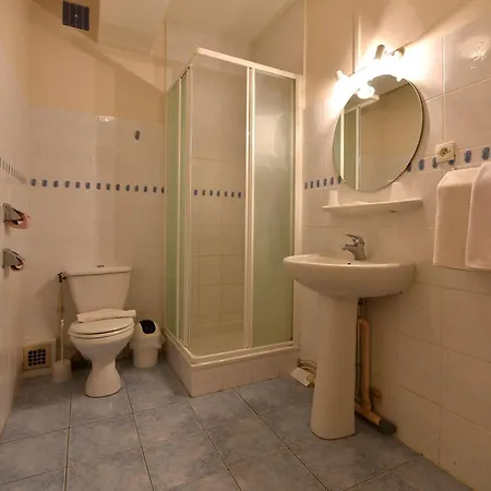 Hotel Logis Saint Jacques 2*