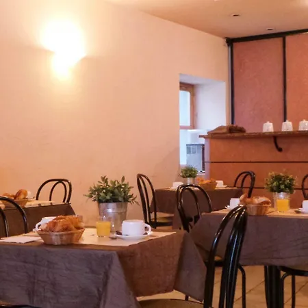 Logis Saint Jacques 2* Valence (Drome)
