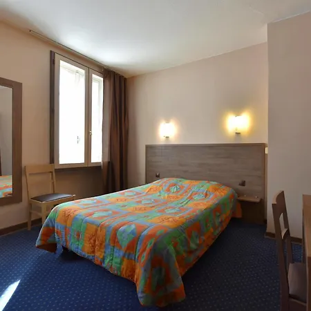 Logis Saint Jacques Otel 2*