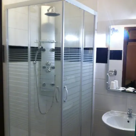 Logis Saint Jacques 2* Valence (Drome)
