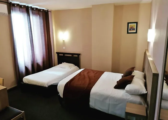 Logis Saint Jacques 2* Валанс