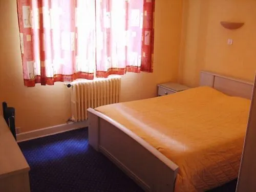 Logis Saint Jacques Otel 2*