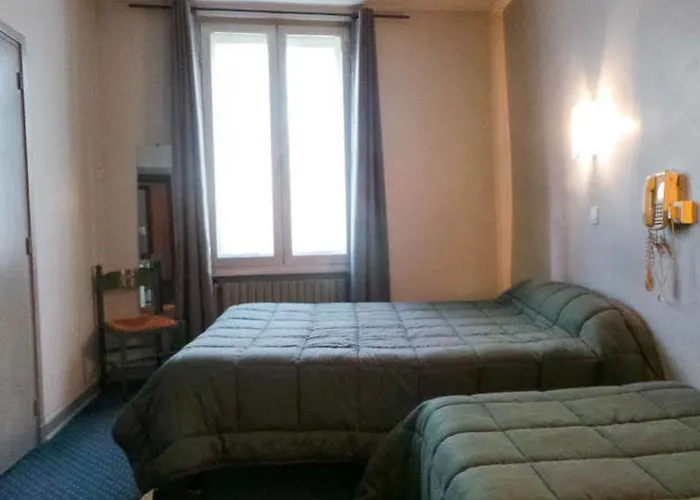 Otel Logis Saint Jacques 2*
