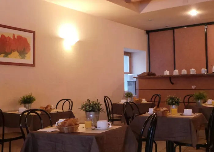 Otel Logis Saint Jacques Valence (Drome)