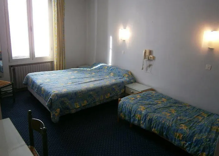 Otel Logis Saint Jacques Valence (Drome)